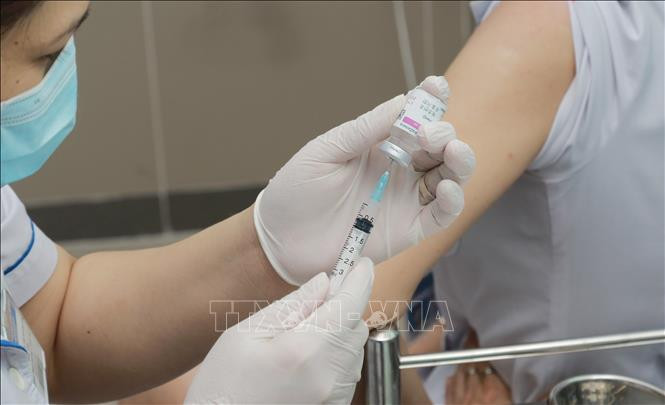 Dịch COVID-19: Trên 55.000 người được tiêm chủng an toàn