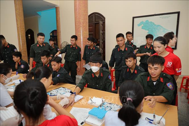 Hơn 2.000 tình nguyện viên tham gia Ngày hội “Giọt hồng xứ Thanh”