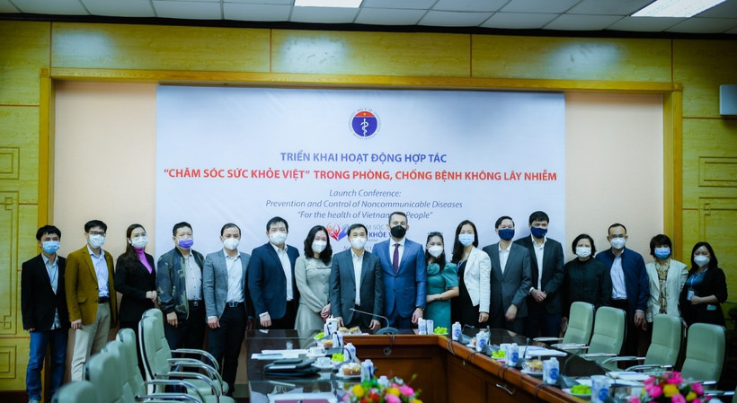 Đồng hành cùng Bộ Y tế chăm sóc sức khỏe Việt