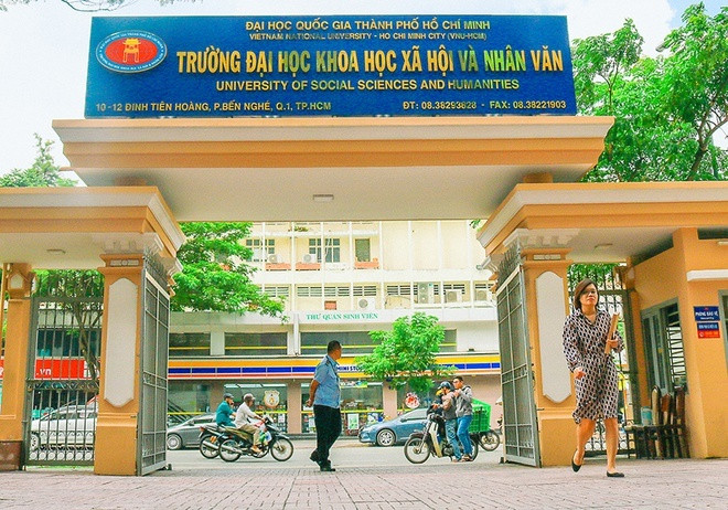 Tuyển sinh đại học năm 2022: Điểm chuẩn tuyển sinh tăng, giảm tuỳ ngành