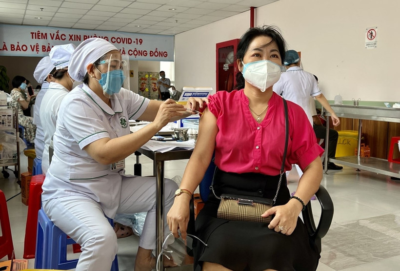 Ngày 11/1, cả nước ghi nhận 16.035 ca mắc COVID-19; 6.866 bệnh nhân được công bố khỏi bệnh
