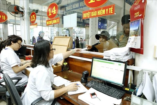 Bao phủ chăm sóc sức khỏe toàn dân, phát triển bảo hiểm y tế bền vững