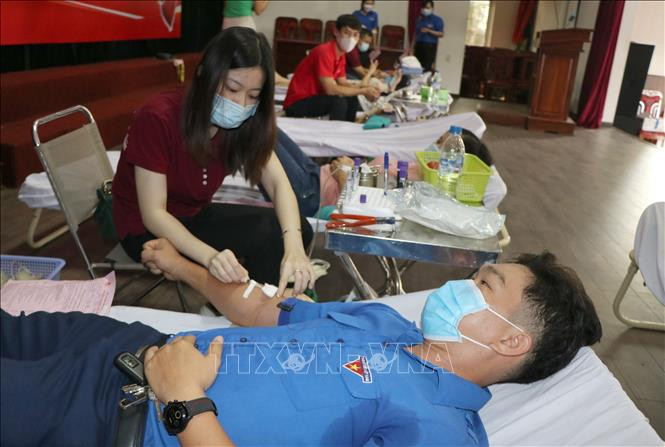Hành trình Đỏ 2021: Ngày hội hiến máu “Giọt hồng Kon Tum”
