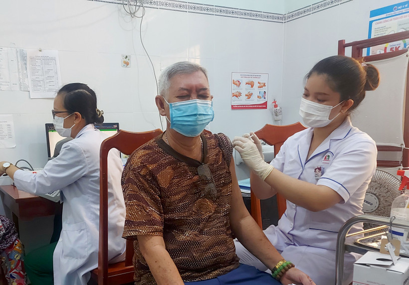 Người dân vẫn được tiêm miễn phí vaccine phòng COVID-19