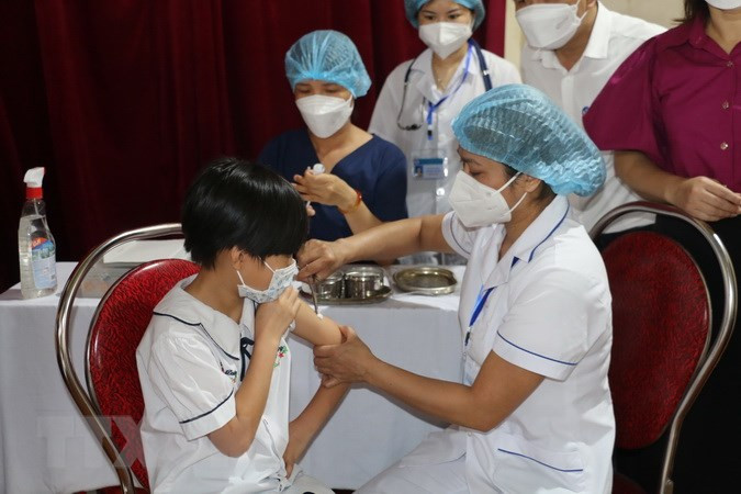 Ngày 3/8, cả nước có hơn 2.000 ca mắc COVID-19 mới; Tiến độ tiêm vaccine cho trẻ em từ 5-11 tuổi còn chậm