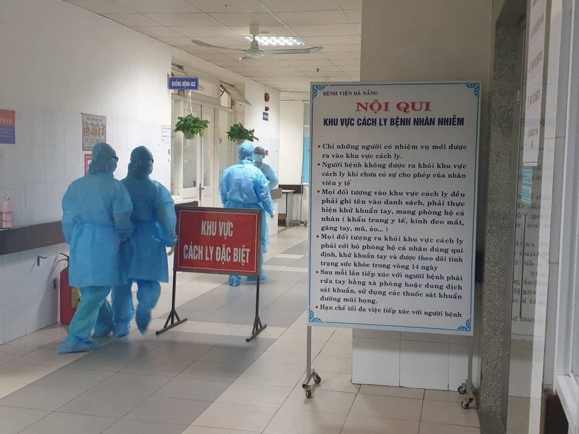 Dịch COVID-19: Có 10/25 người đang điều trị cho kết quả âm tính với SARS-CoV-2