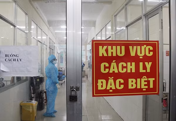 Việt Nam ghi nhận 8 ca mắc COVID-19 nhập cảnh được cách ly ngay