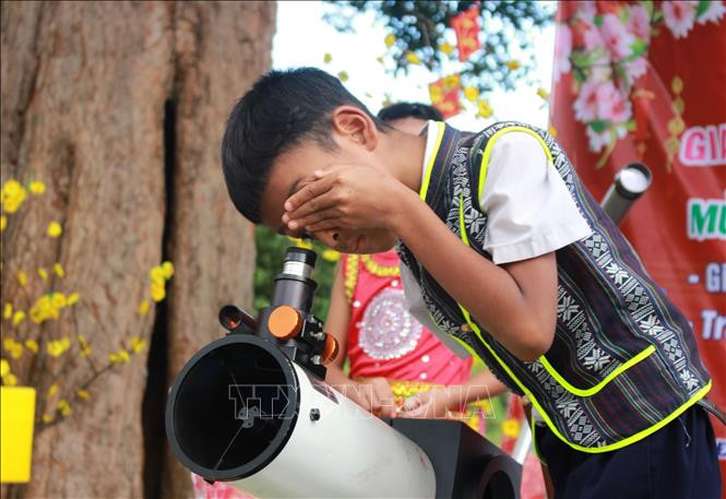 Đưa khoa học đến với học sinh miền núi ở Khánh Hòa