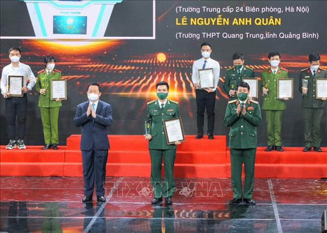 Trao giải Cuộc thi tìm hiểu “Biên cương Tổ quốc tôi”