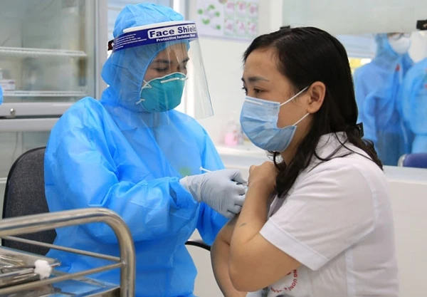 Dịch COVID-19: Sáng 13/3 không ghi nhận ca mắc mới; đã có 5.248 người được tiêm vaccine phòng bệnh