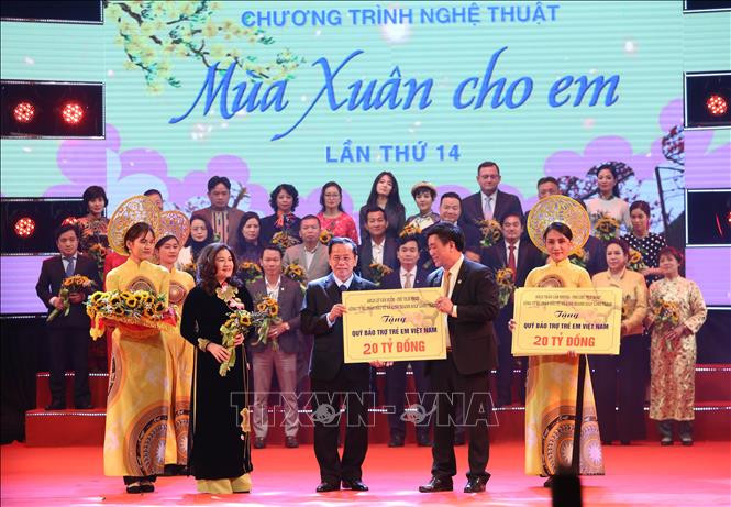 Ấm áp Chương trình “Mùa Xuân cho em" lần thứ 14