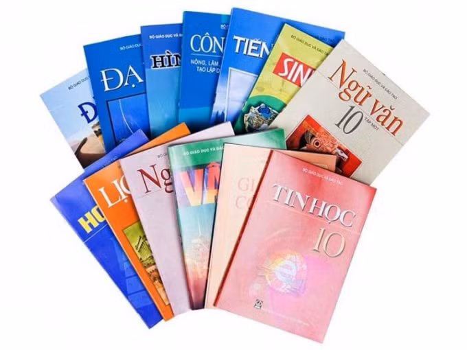 Phê duyệt danh mục sách giáo khoa lớp 7 và lớp 10 sử dụng từ năm học tới