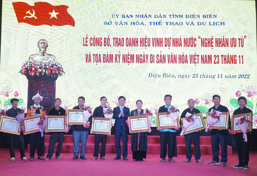 Điện Biên có thêm 13 “Nghệ nhân ưu tú” trong lĩnh vực di sản văn hóa phi vật thể