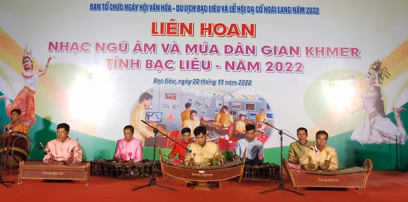 Một tiết mục dự thi tại Liên hoan nhạc Ngũ âm và Múa dân gian Khmer tỉnh Bạc Liêu năm 2022. Ảnh: Nhật Bình - TTXVN