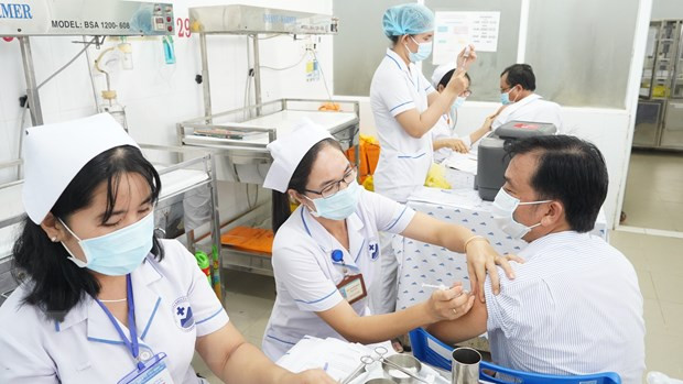 Hoàn thiện hồ sơ trình Chính phủ về việc thành lập Quỹ vaccine phòng COVID-19