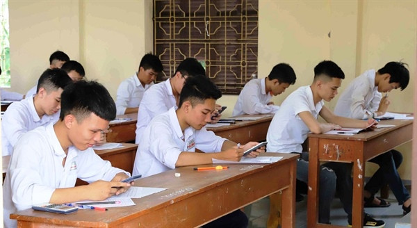 Kỳ thi tốt nghiệp THPT năm 2020: Hỗ trợ tối đa đảm bảo an toàn, thuận lợi cho thí sinh ở hải đảo vào đất liền dự thi