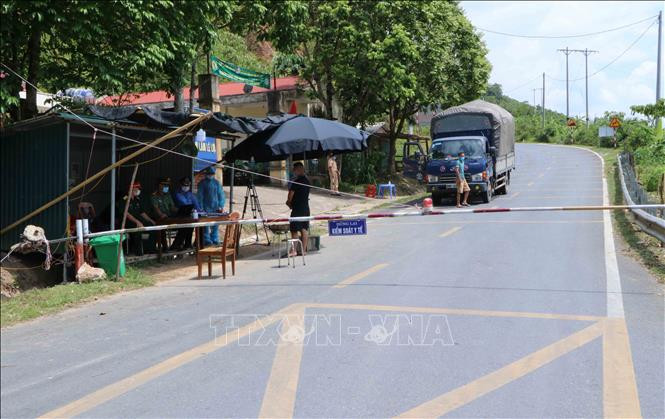 Bí thư tỉnh ủy Lai Châu Giàng Páo Mỷ kiểm tra công tác phòng, chống dịch COVID-19 tại khu vực biên giới