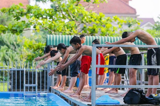 Thanh Hóa: Hiệu quả mô hình dạy bơi miễn phí cho trẻ em