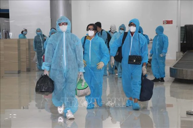 Chuyến bay miễn phí đầu tiên chở 196 người Bình Định từ Thành phố Hồ Chí Minh về quê nhà. Ảnh: Phạm Kha – TTXVN