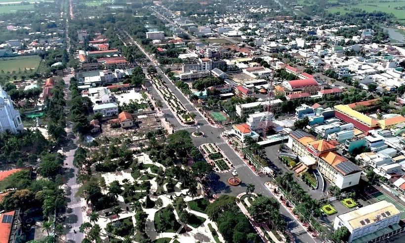 Lễ công bố Quyết định công nhận thị xã Kiến Tường là đô thị loại III