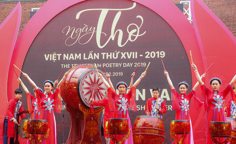 Tiết mục biểu diễn nghệ thuật tại Ngày thơ Việt Nam lần thứ XVII-2019. Ảnh: hanoimoi.com