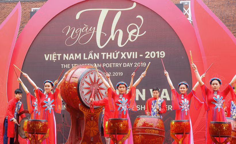 Tiết mục biểu diễn nghệ thuật tại Ngày thơ Việt Nam lần thứ XVII-2019. Ảnh: hanoimoi.com