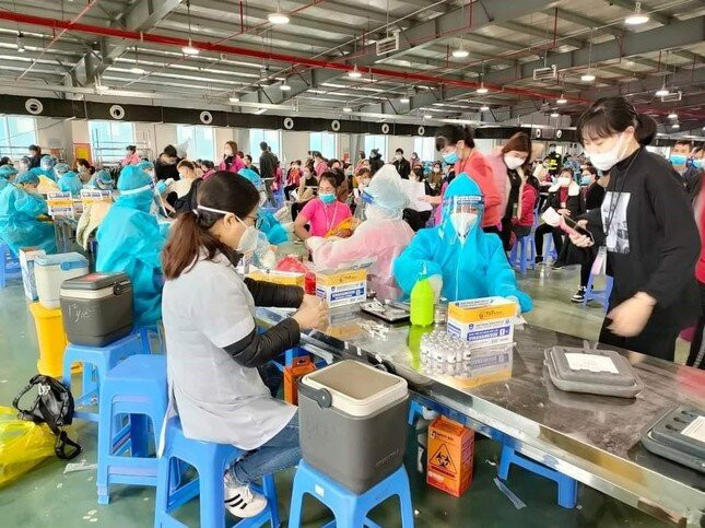 Dịch COVID-19: Ngày 14/2, cả nước ghi nhận 29.413 ca mắc mới, riêng Hà Nội trên 3.500 ca