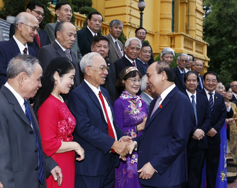 Chủ tịch nước Nguyễn Xuân Phúc: Hiếu học, tôn sư trọng đạo là bản sắc văn hoá của dân tộc và cốt cách con người Việt Nam