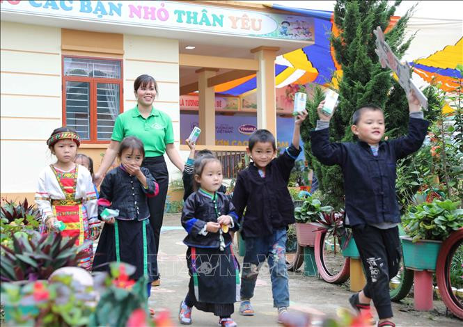 Các em học sinh trường mầm non Thu Tà, huyện Xín Mần (Hà Giang). Ảnh: Thanh Tùng- TTXVN 