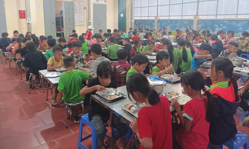 Huyện biên giới Phong Thổ nỗ lực đưa học sinh từ điểm trường về trung tâm