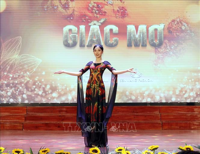 Bắc Giang: Tôn vinh giá trị của trang phục áo dài Việt Nam