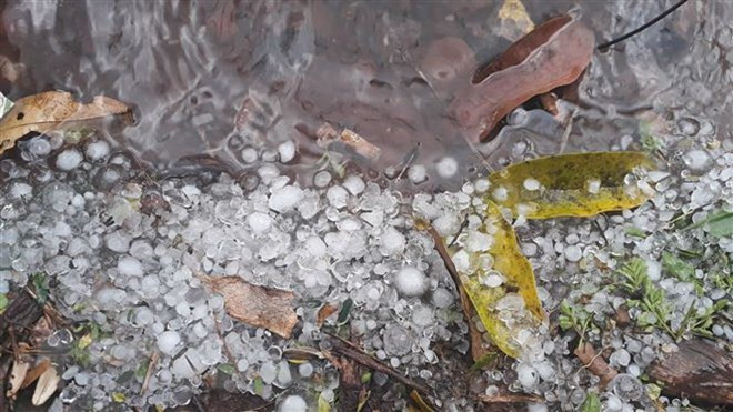 Gió lốc và mưa đá gây thiệt hại trên địa bàn huyện Mộc Châu