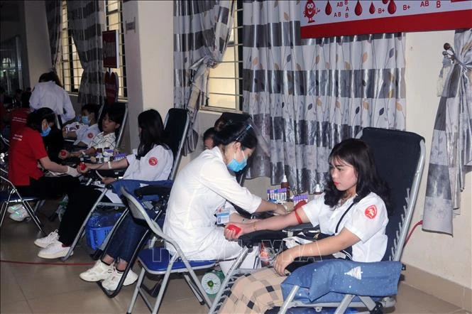 Đông đảo học sinh, sinh viên trường Đại học Tây Bắc và trường Cao đẳng Sơn La tỉnh Sơn La nhiệt tình tham gia Ngày hội. Ảnh: Quang Quyết-TTXVN