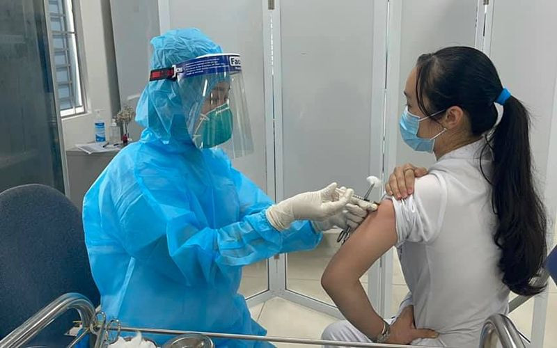 Tiêm vaccine vẫn là biện pháp hữu hiệu trong phòng, chống dịch COVID-19