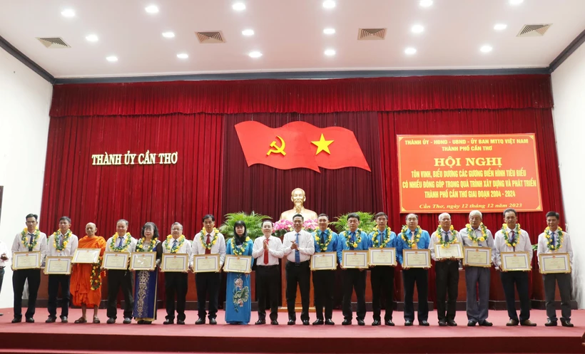 Cần Thơ tôn vinh, biểu dương 100 gương điển hình tiêu biểu