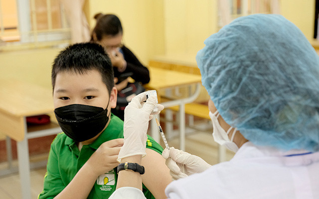 Dịch COVID-19: Ngày 22/4, cả nước ghi nhận 11.160 ca mắc COVID-19; 2.338 bệnh nhân được công bố khỏi bệnh
