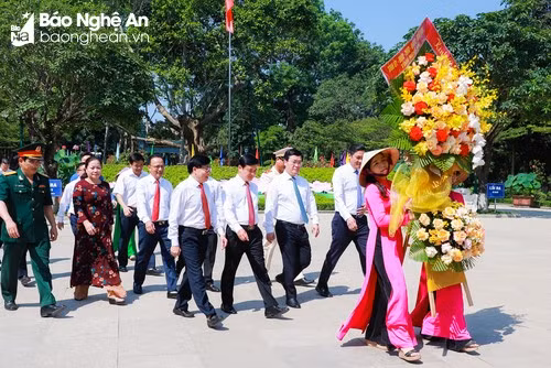 Kỷ niệm Ngày sinh Chủ tịch Hồ Chí Minh: Dâng hương tại Khu Di tích Quốc gia đặc biệt Kim Liên