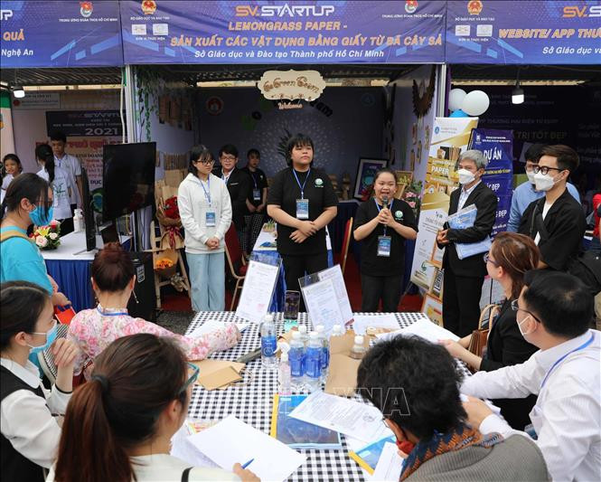 Tư vấn nghề nghiệp, việc làm và hỗ trợ học sinh, sinh viên khởi nghiệp trong các cơ sở giáo dục nghề nghiệp