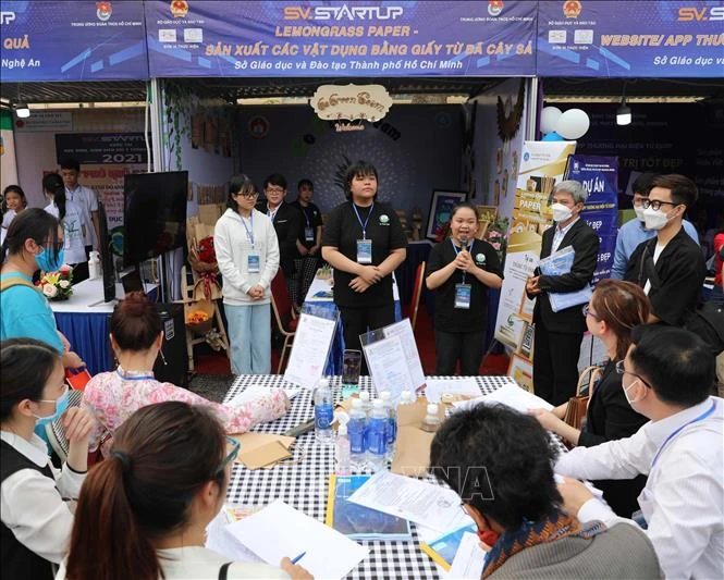 Tư vấn nghề nghiệp, việc làm và hỗ trợ học sinh, sinh viên khởi nghiệp trong các cơ sở giáo dục nghề nghiệp