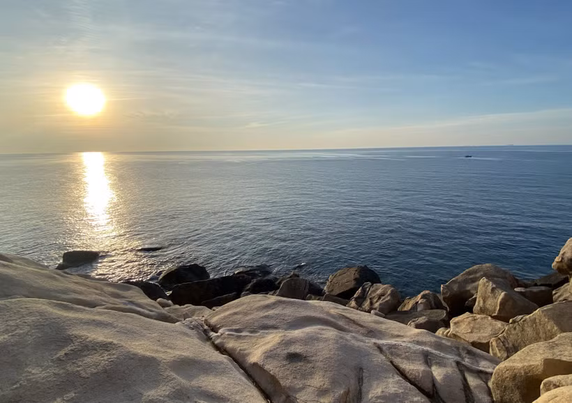 Điểm tham quan lý tưởng ở Vườn Quốc gia Núi Chúa (xã Vĩnh Hải, huyện Ninh Hải). Ảnh: Công Thử - TTXVN