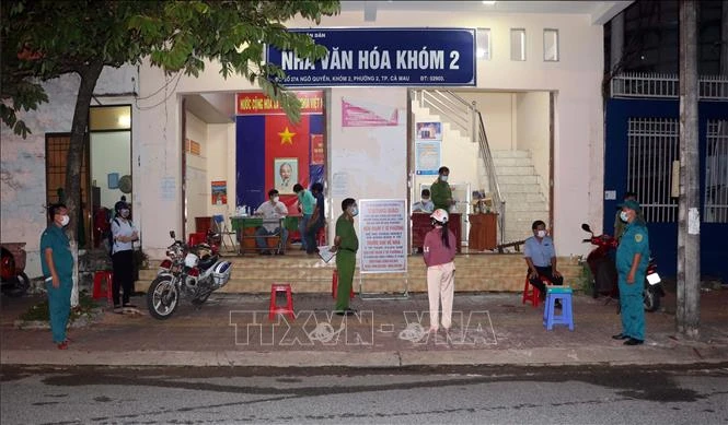 Sáng 30/7, nước ta có thêm 4.992 ca mắc mới COVID-19; cần đẩy nhanh tiến độ tiêm vaccine tại Thành phố Hồ Chí Minh