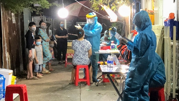 Dịch COVID-19: Chiều 4/7, thêm 356 ca mắc trong nước, 176 ca khỏi bệnh