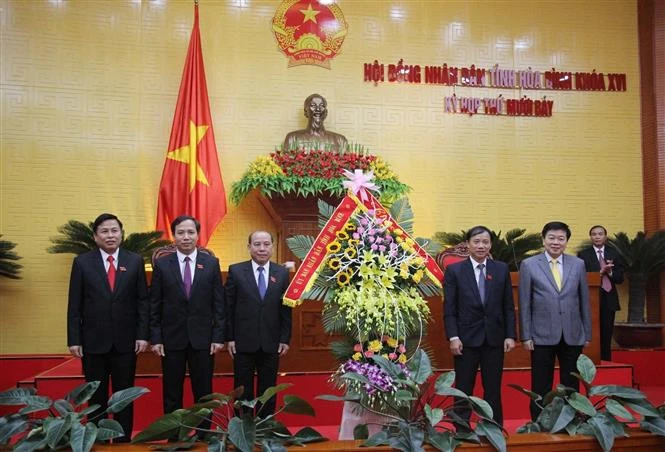 Đồng chí Bùi Đức Hinh, Phó Bí thư Thường trực Tỉnh ủy nhiệm kỳ 2020 - 2025, được hội nghị bầu giữ chức Chủ tịch Hội đồng nhân dân tỉnh Hòa Bình. Ảnh: Thanh Hải - TTXVN