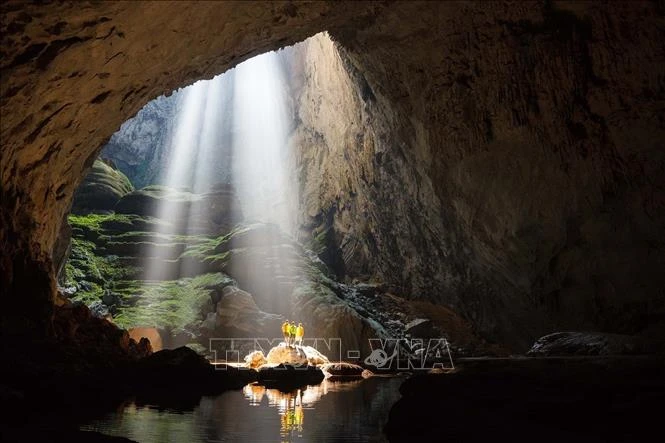 Năm 2020, tờ báo The Guardian (Anh) đã đưa cảnh quan hùng vĩ của Sơn Đoòng vào top 10 tour du lịch thực tế ảo đáng tham quan nhất thế giới. Ảnh: TTXVN