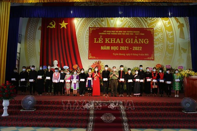 Sáng 5/9/2021, trường Phổ thông Dân tộc nội trú THPT tỉnh Tuyên Quang tổ chức lễ khai giảng năm học mới. Năm học 2021-2022, trường Phổ thông Dân tộc nội trú THPT tỉnh có hơn 500 học sinh, trong đó 180 học sinh lớp 10. Nhân dịp này, Bộ trưởng Bộ Giáo dục v
