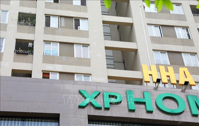 Tòa nhà HHA thuộc tổ dân phố Tân Tây Đô 4 (Tân Lập, Đan phương), nơi ghi nhận 03 ca mắc COVID-19 mới. Ảnh: Nguyễn Điệp - TTXVN