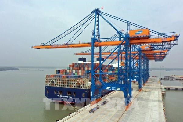 Tàu hàng hóa tại Cảng biển Bà Rịa – Vũng Tàu. Ảnh: TTXVN