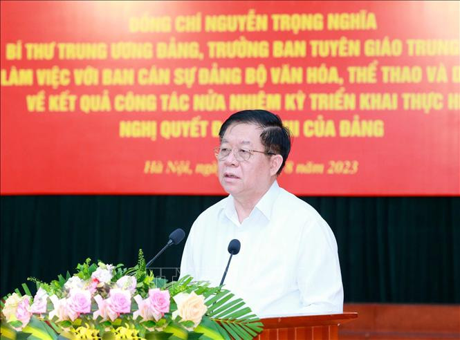Tạo đột phá mới trong chấn hưng và phát triển văn hóa, con người Việt Nam