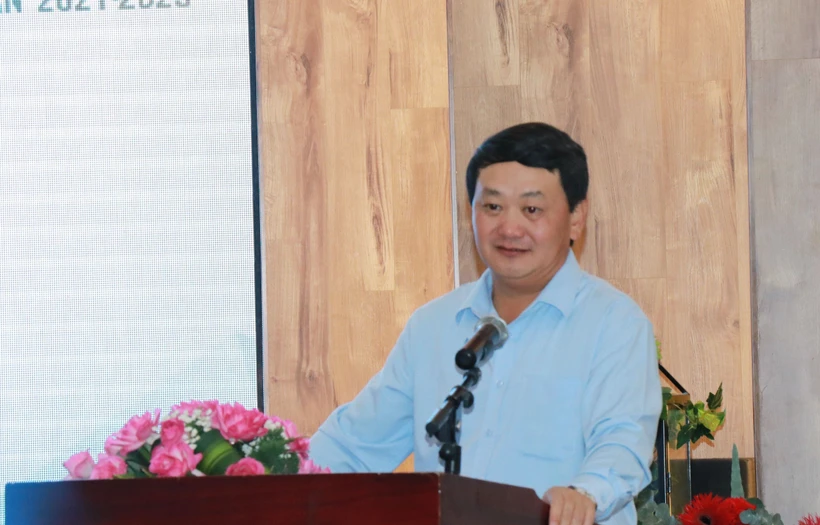 Bộ trưởng, Chủ nhiệm Ủy ban Dân tộc Hầu A Lềnh phát biểu tại hội nghị. Ảnh: Đặng Tuấn – TTXVN