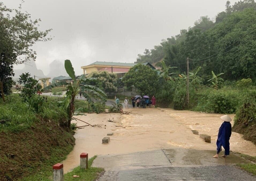 Hòa Bình: Mưa lớn diện rộng, một người tử vong do lũ cuốn